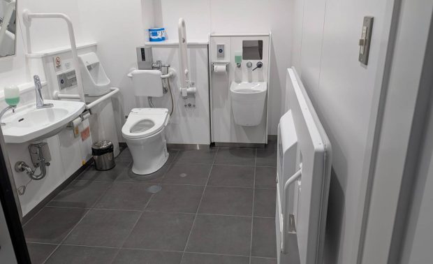 「バリアフリートイレ」(１階に設置)