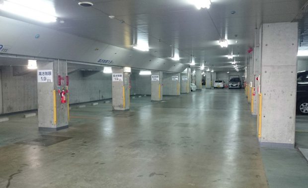 地下駐車場